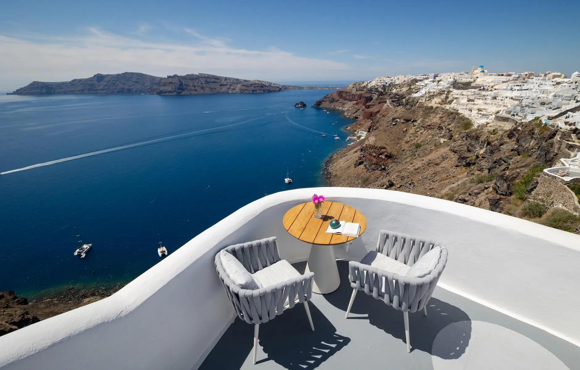 HOTEL Ikies Santorini