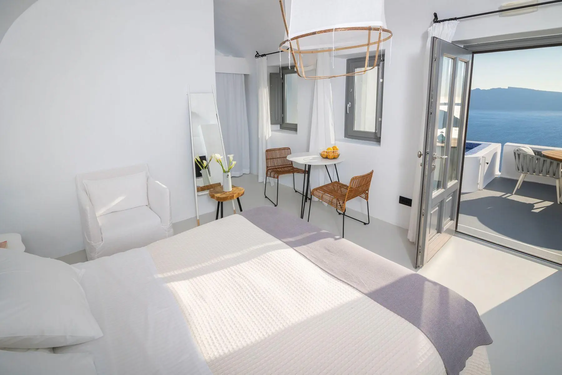 HOTEL Ikies Santorini