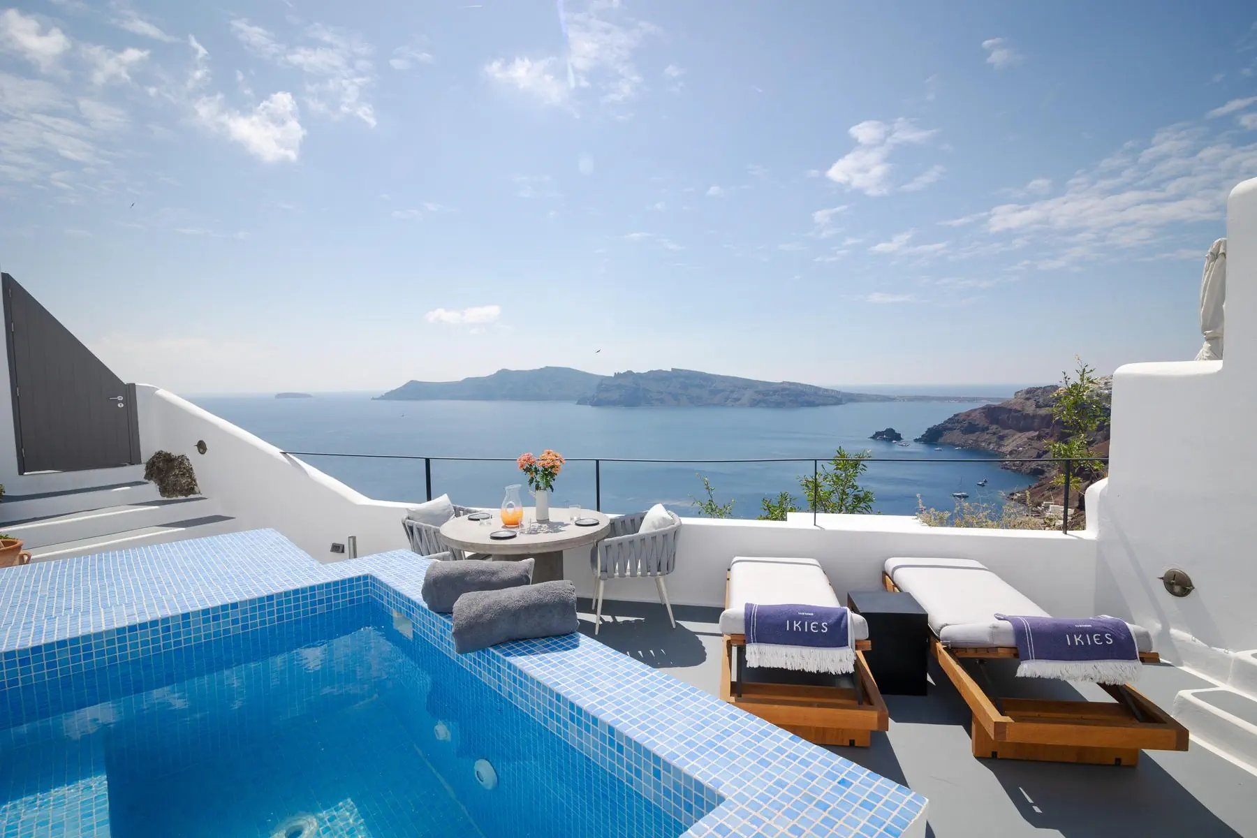 Ikies Santorini