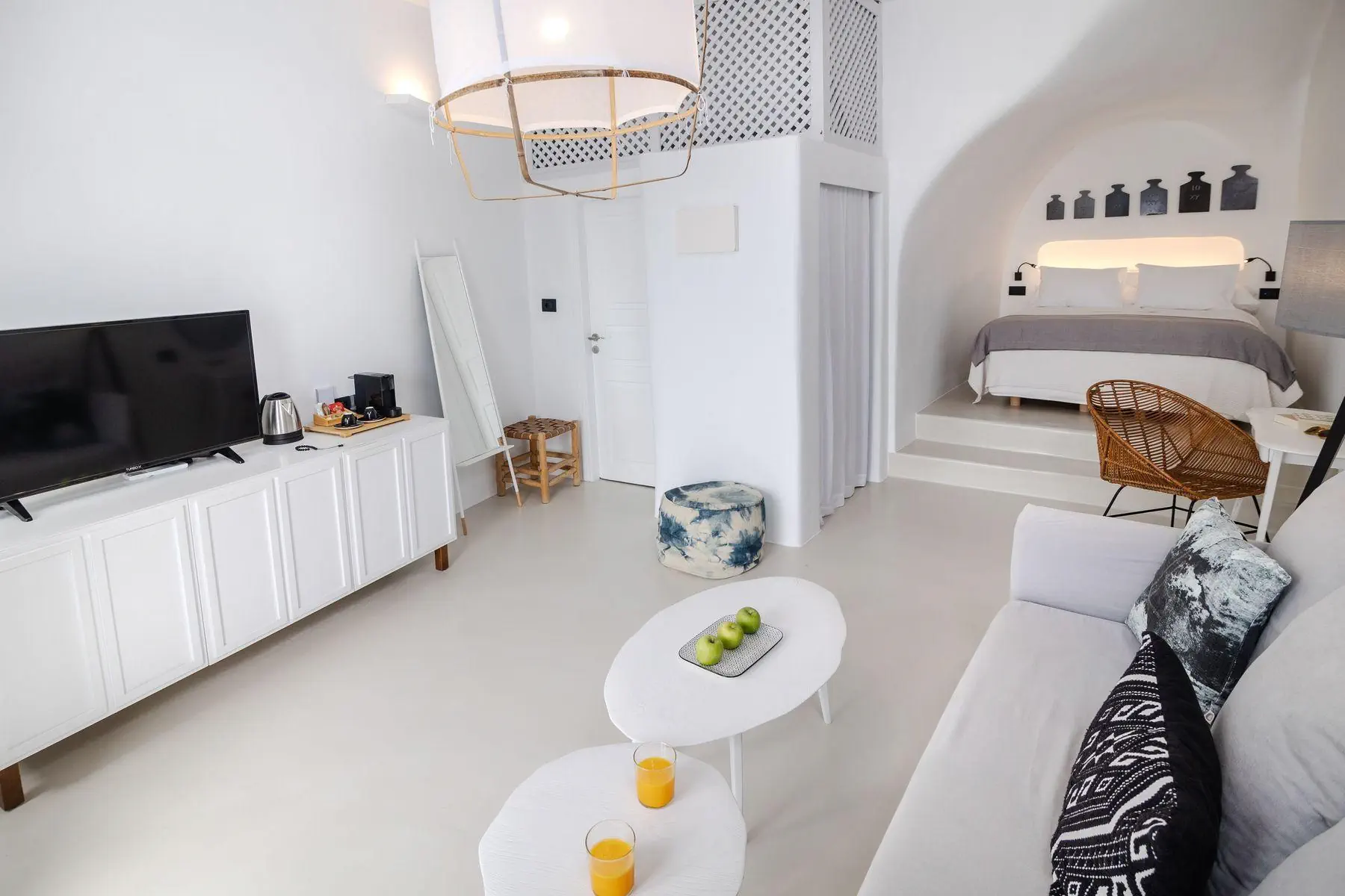 HOTEL Ikies Santorini
