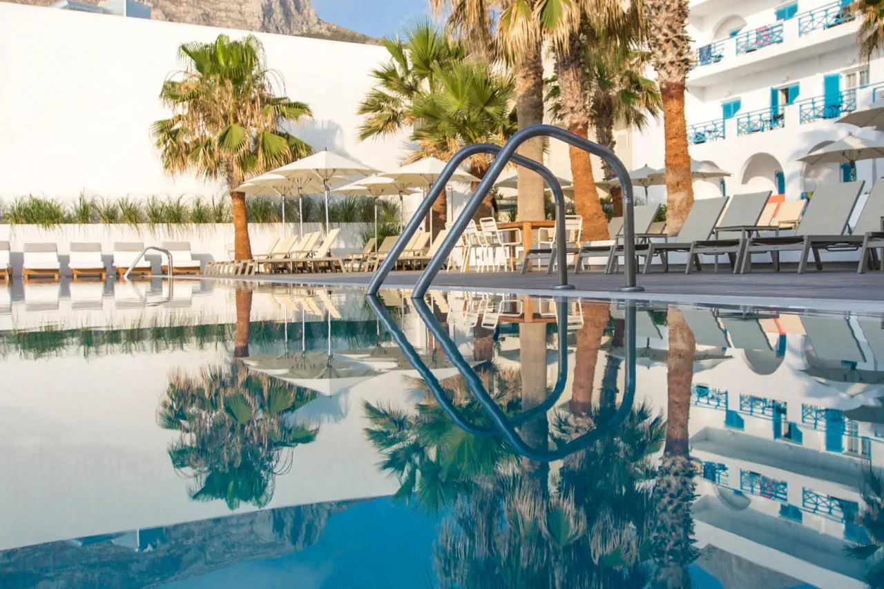 Kamari Beach (Santorini) - zdjęcie 3