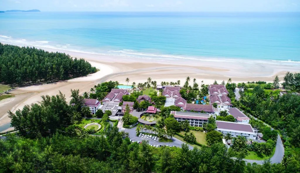Apsara Beachfront Resort & Villa photo 3