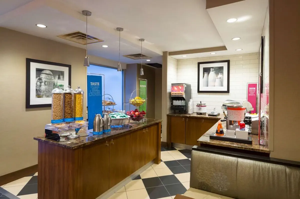 Hampton Inn Chelsea - zdjęcie 10