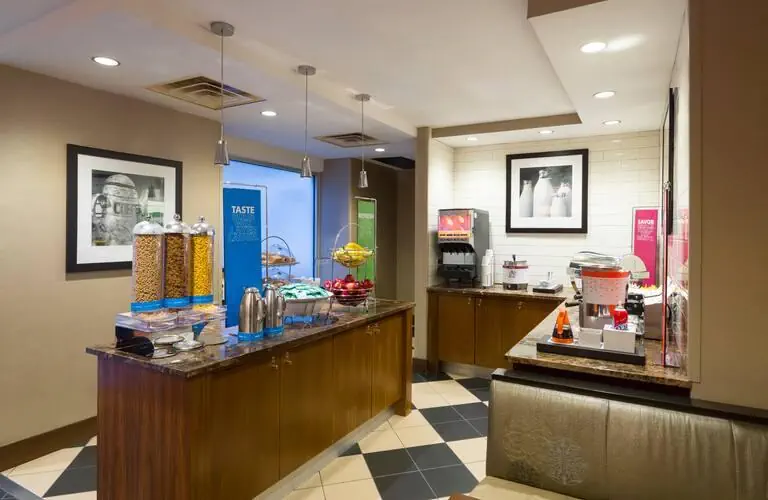 Hampton Inn Chelsea - zdjęcie 6