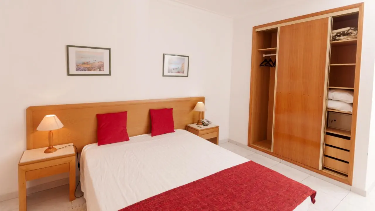 Plaza Real Aparthotel