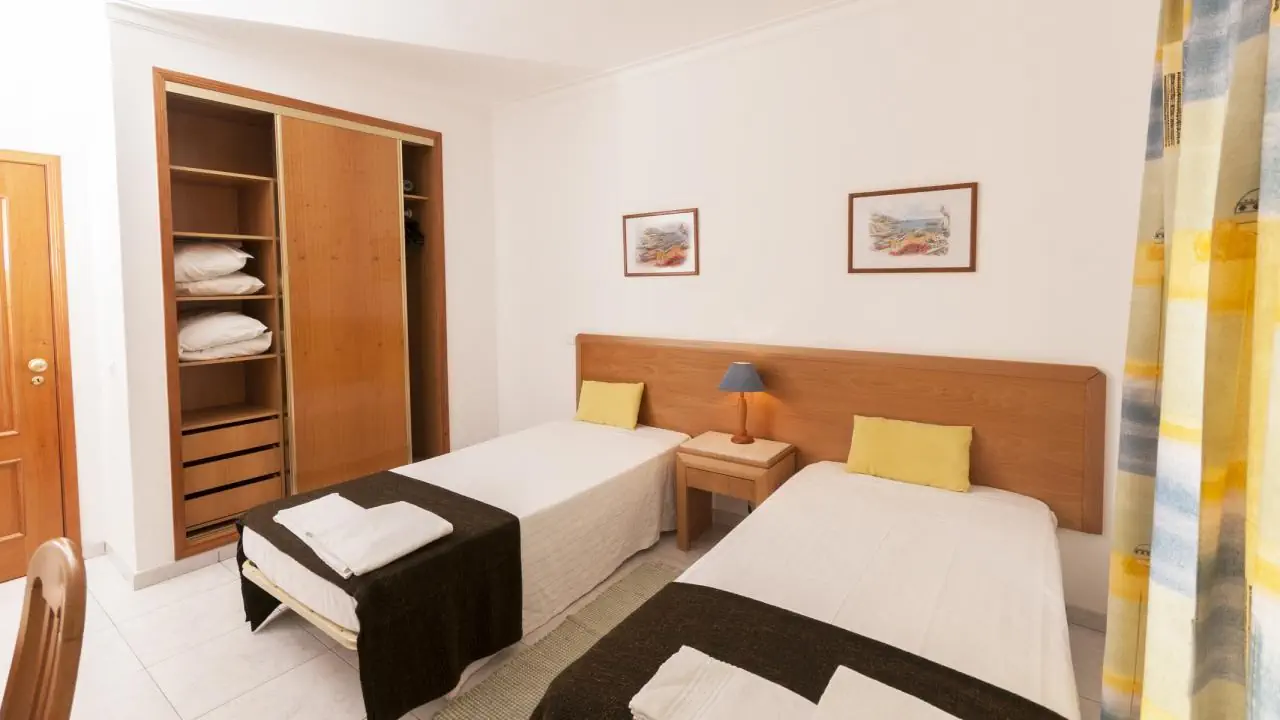 Plaza Real Aparthotel