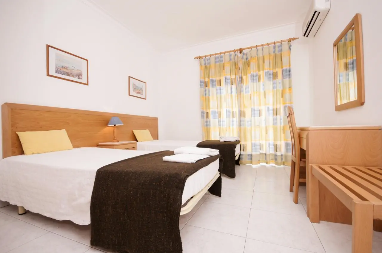 Plaza Real Aparthotel