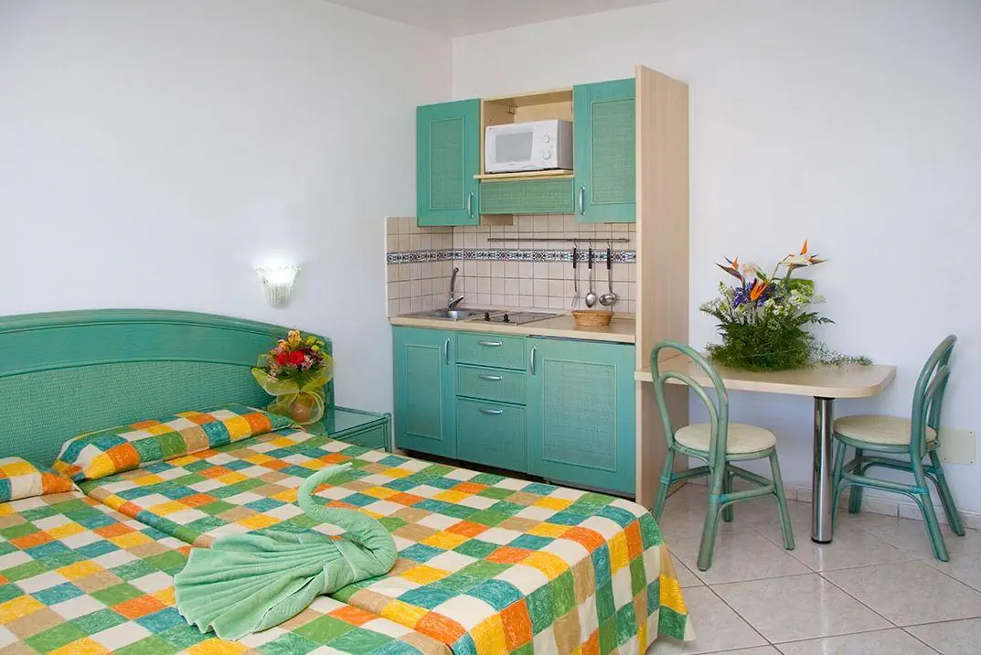 Aparthotel Esquinzo y Monte del Mar
