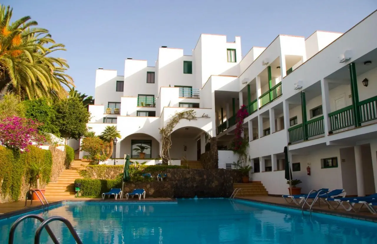 Aparthotel Esquinzo y Monte del Mar