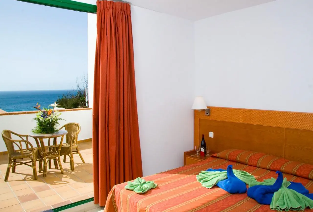 Aparthotel Esquinzo y Monte del Mar