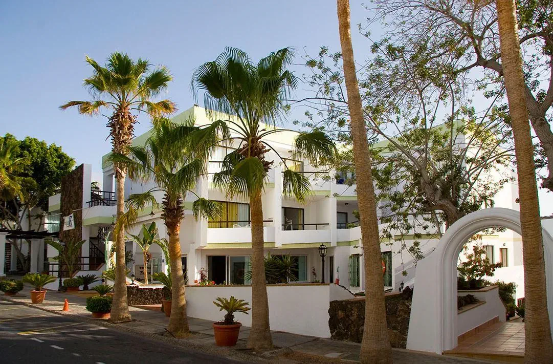 Aparthotel Esquinzo y Monte del Mar