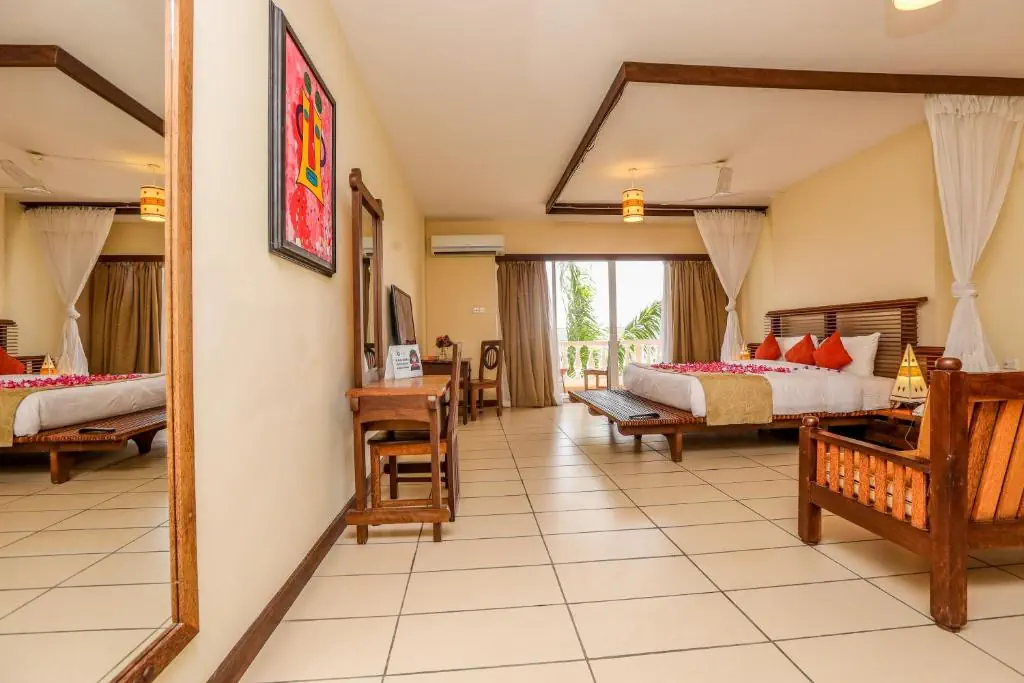 CityBlue Creekside Hotel & Suites