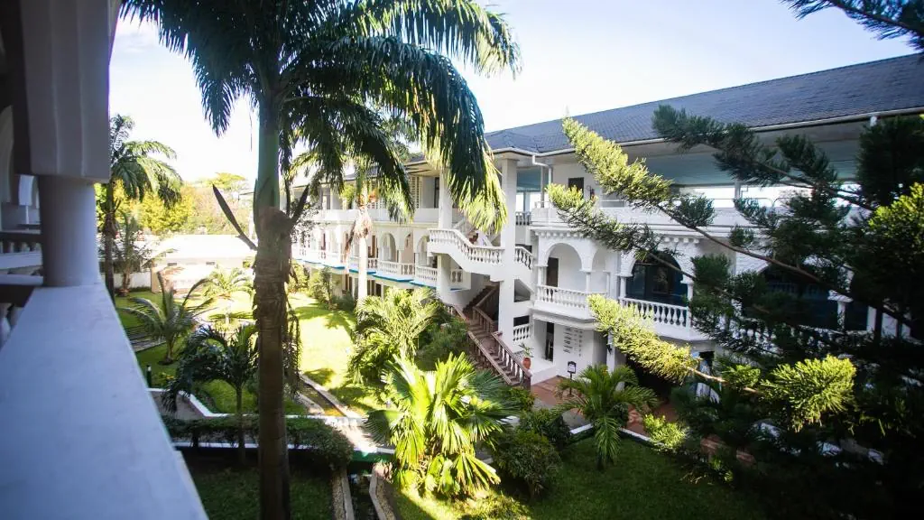 CityBlue Creekside Hotel & Suites