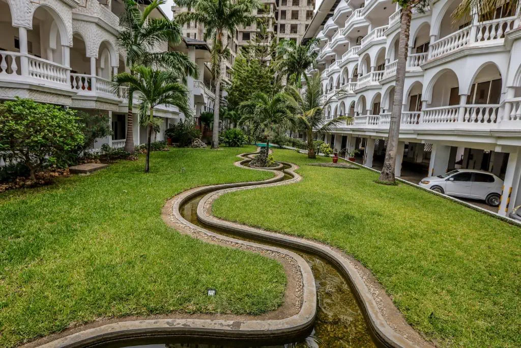 CityBlue Creekside Hotel & Suites
