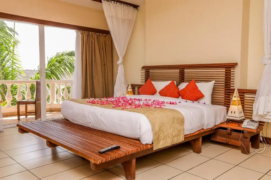 CityBlue Creekside Hotel & Suites