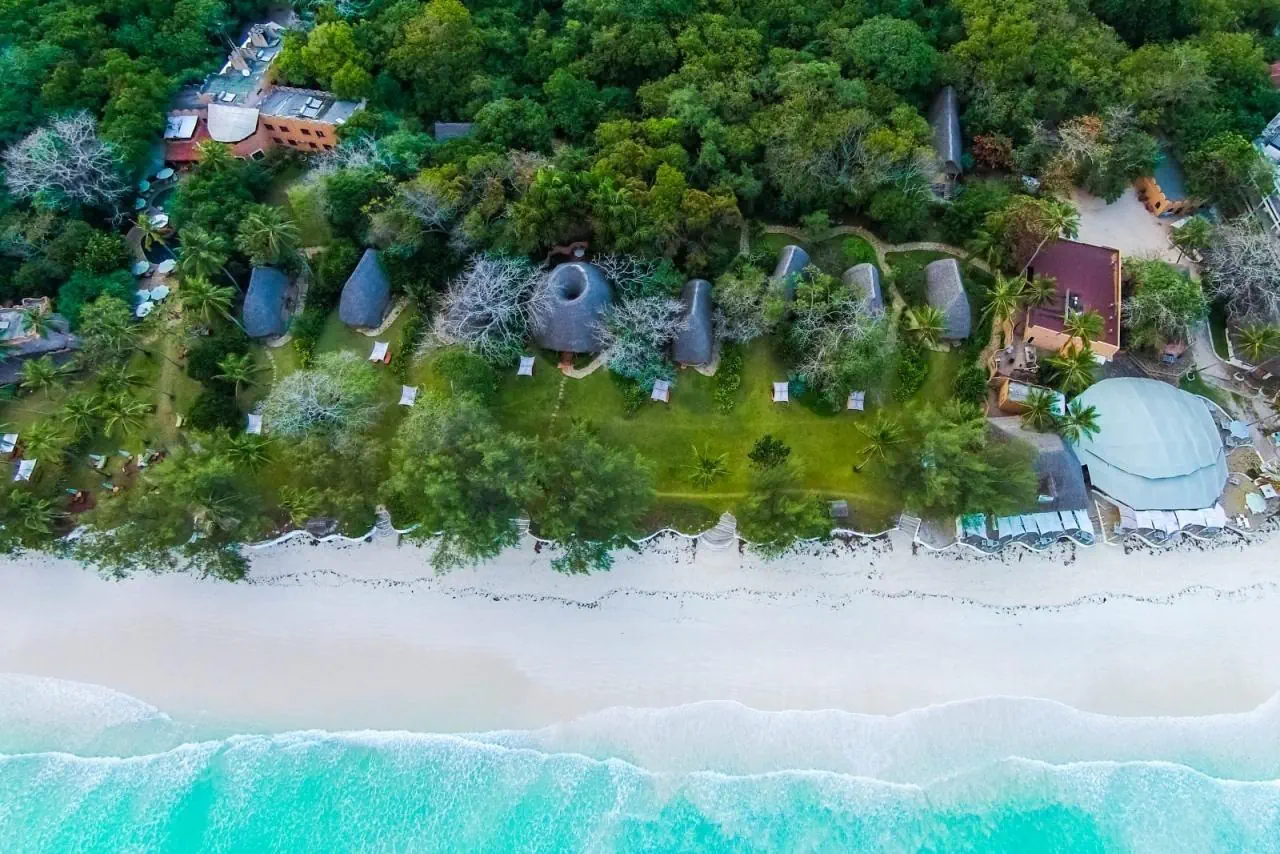 Nomad Beach Resort*****