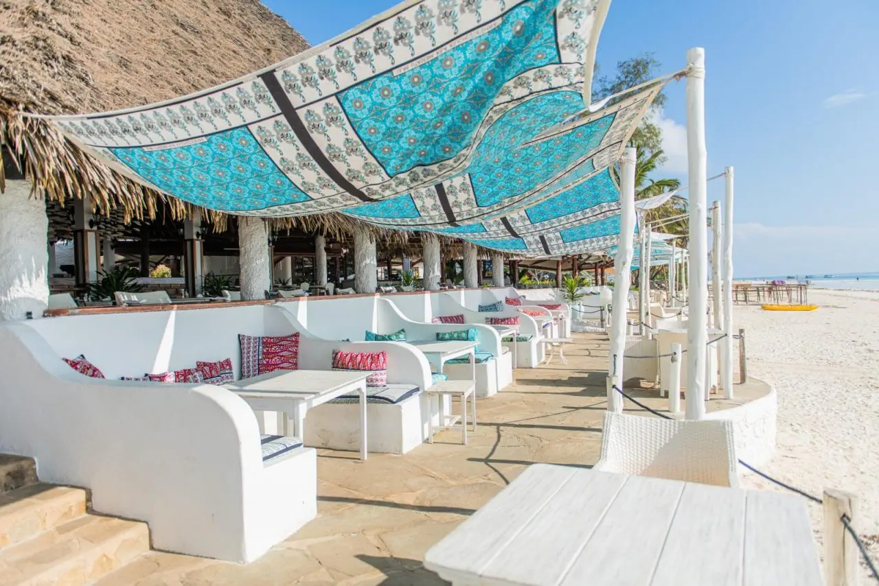 Nomad Beach Resort*****