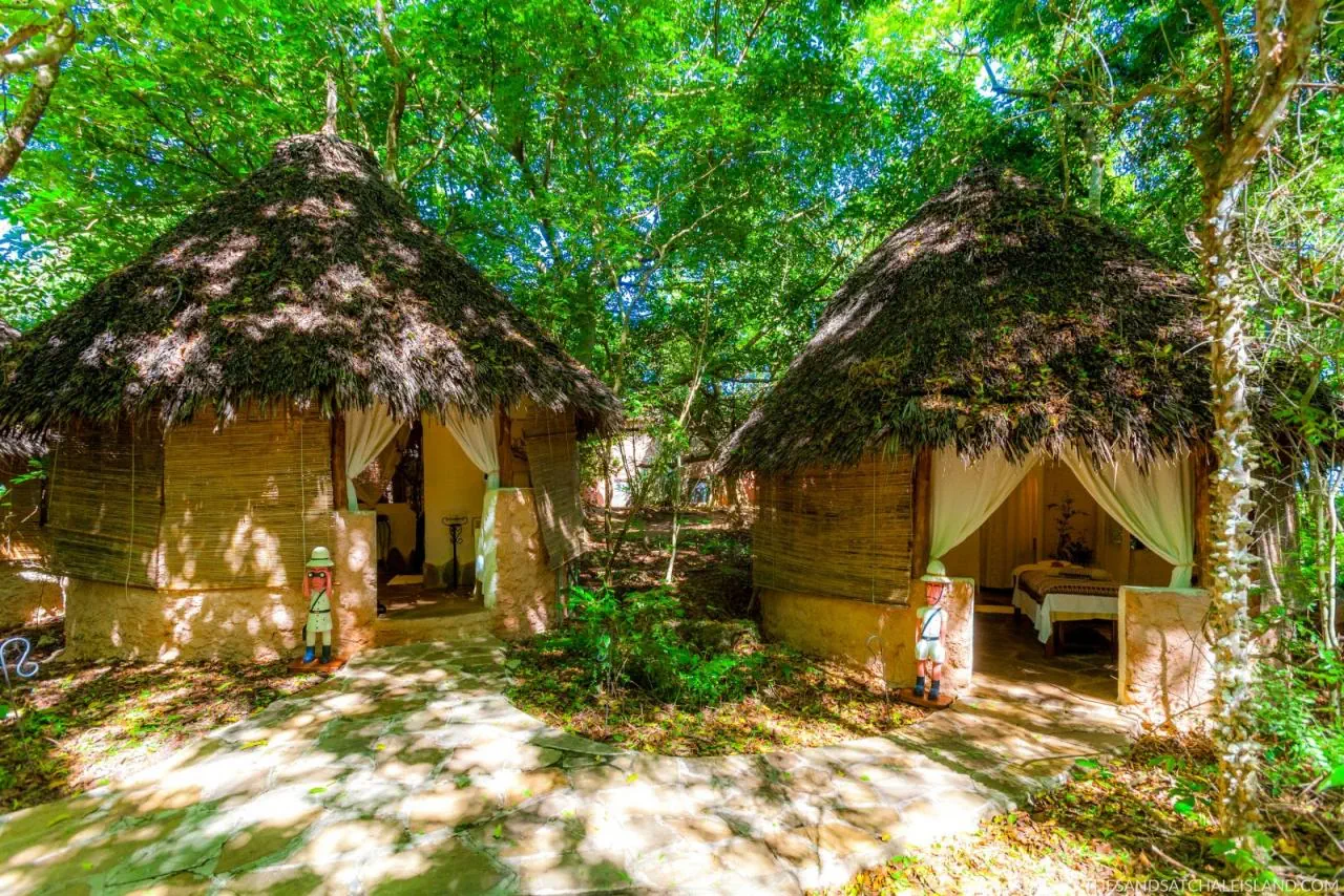 Nomad Beach Resort*****