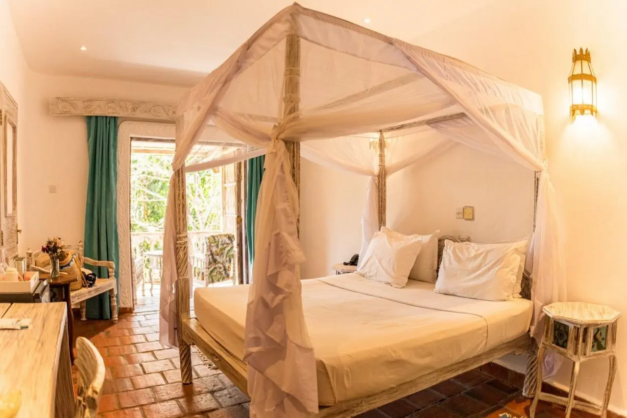 Nomad Beach Resort*****