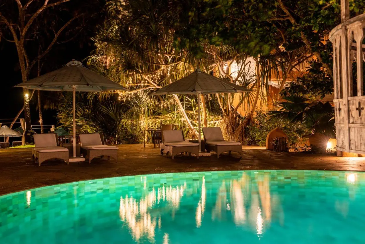Nomad Beach Resort*****