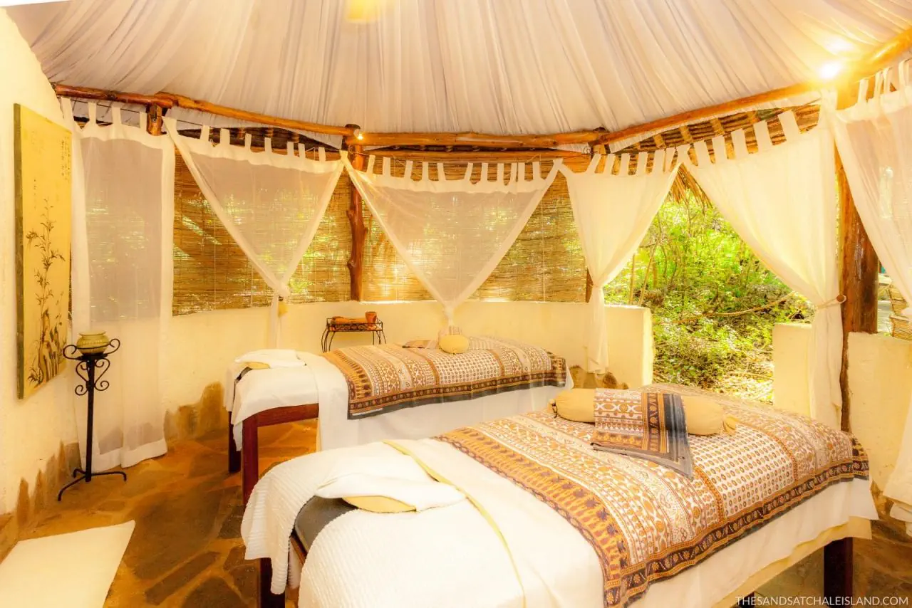 Nomad Beach Resort*****