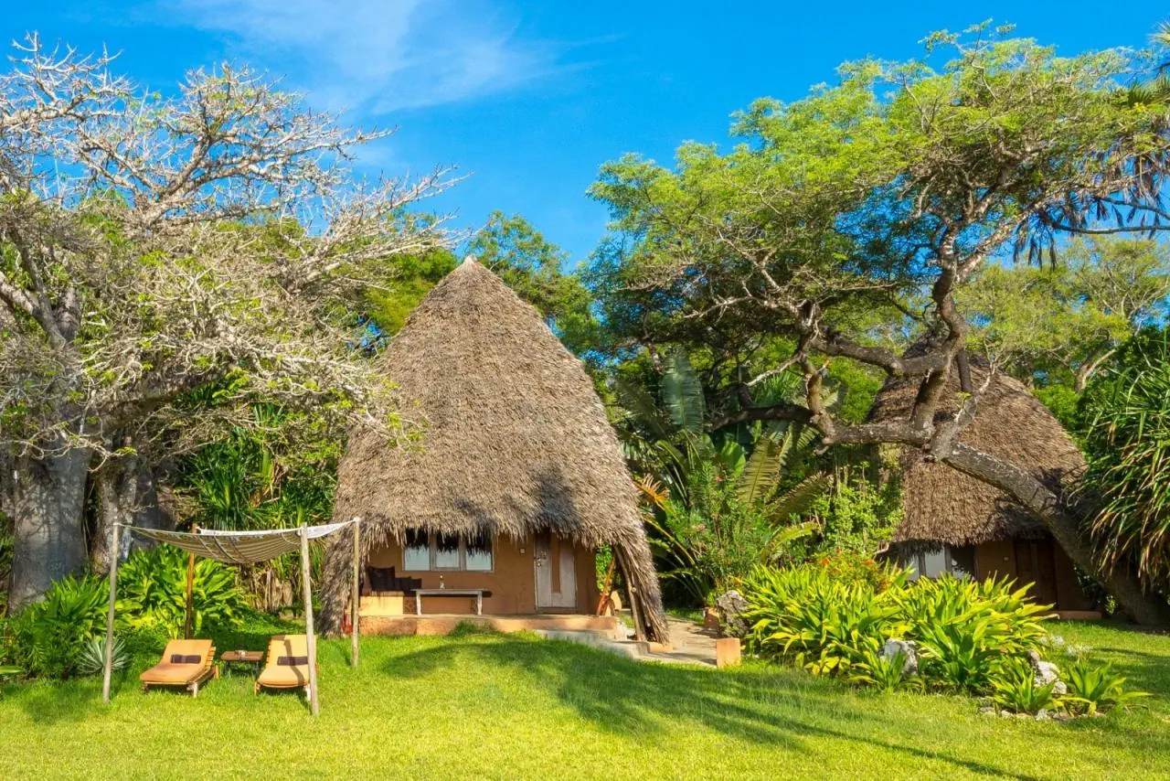 Nomad Beach Resort*****