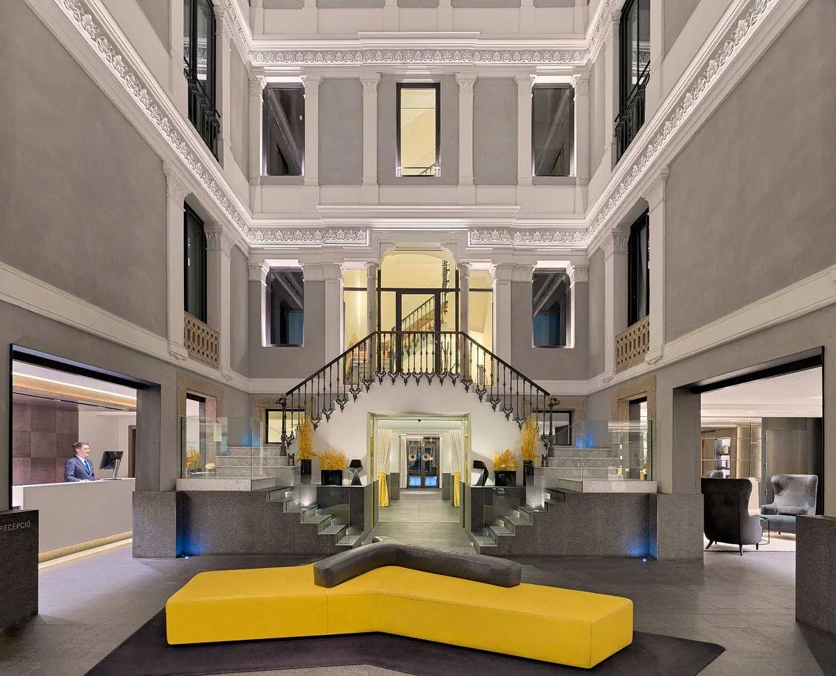 H10 Urquinaona Plaza - zdjęcie 3