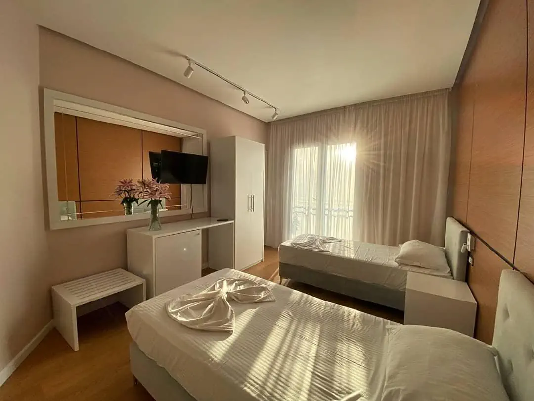 Edart Hotel
