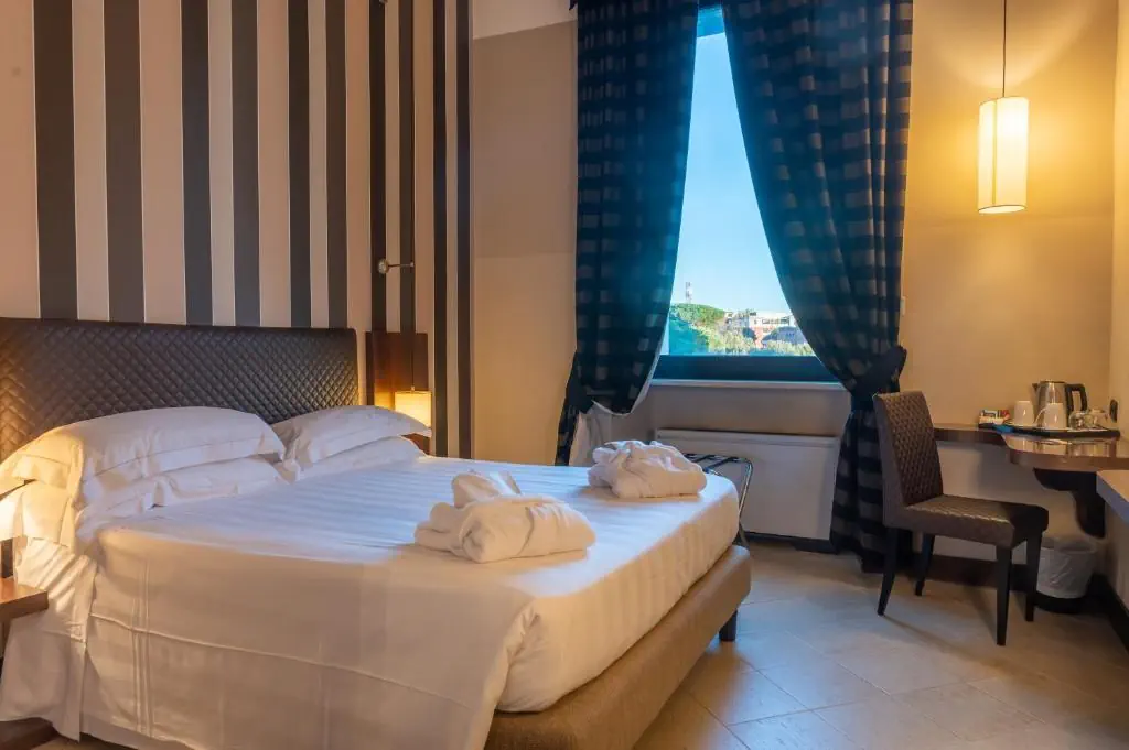 TH Roma - Carpegna Palace - zdjęcie 12