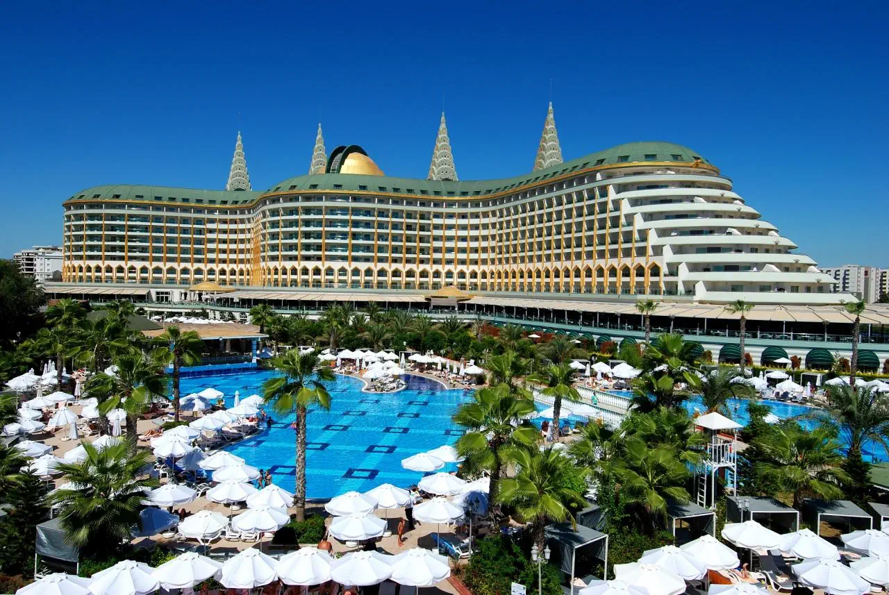 Delphin Imperial Lara - zdjęcie 2