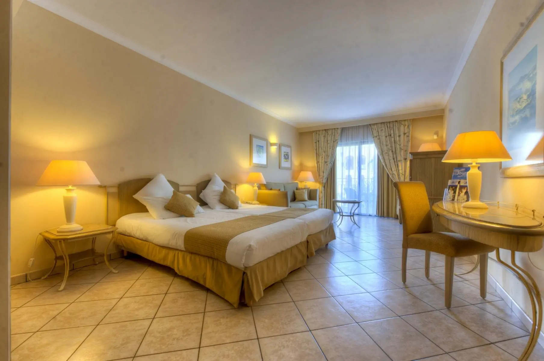 HOTEL Maritim Antonine Hotel and Spa