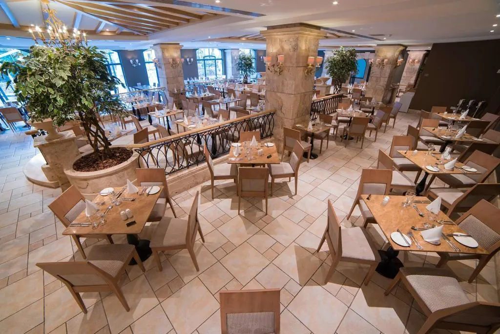 HOTEL Maritim Antonine Hotel and Spa