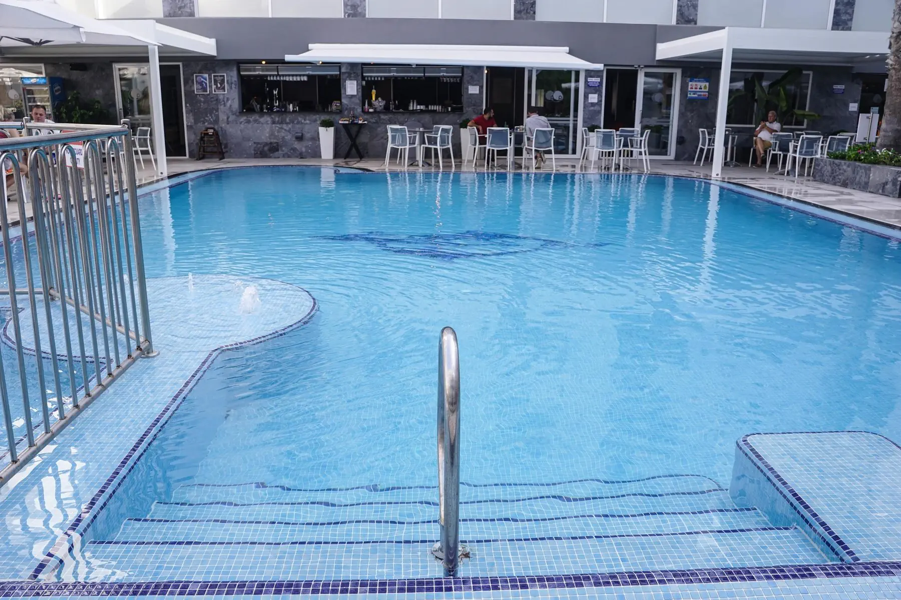 HOTEL Pebbles Resort Hotel