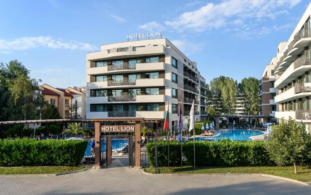 Lion Sunny Beach - zdjęcie 3