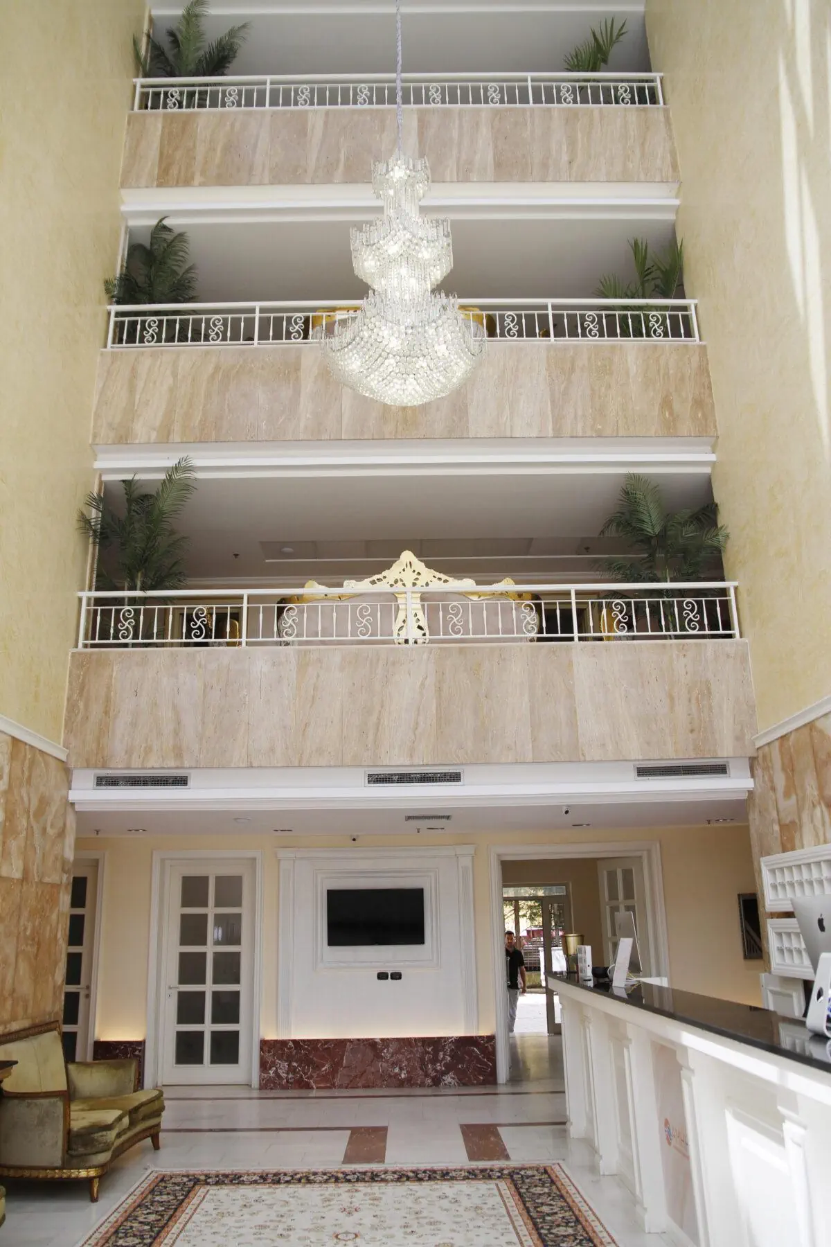 AMH Hotel