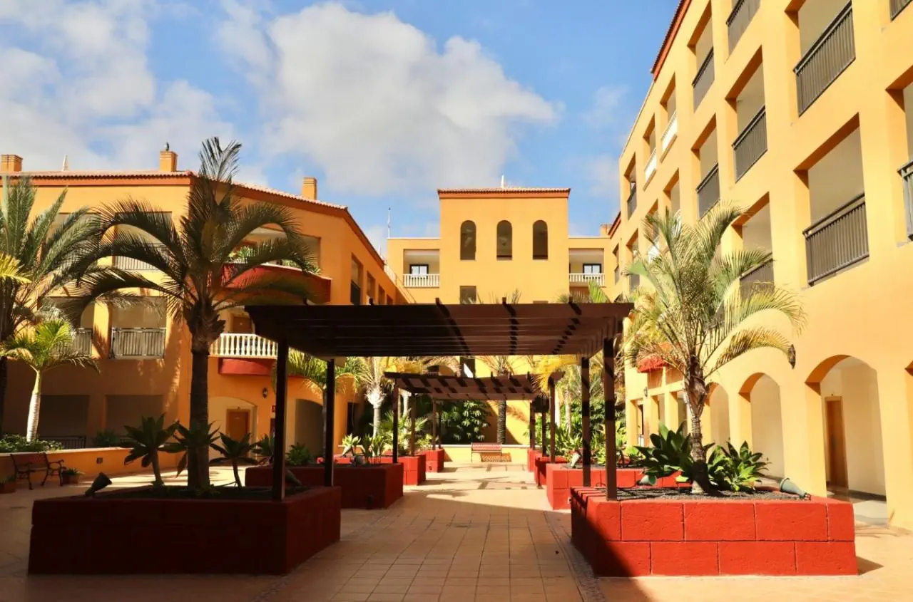 Muthu Golf Plaza