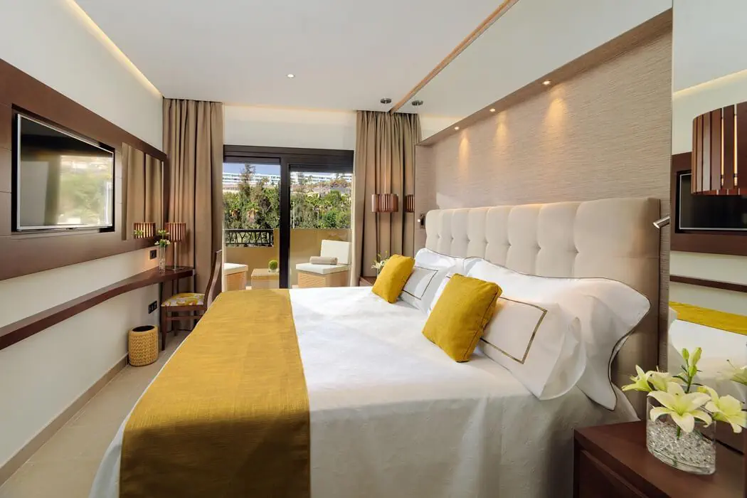 HOTEL GF Victoria
