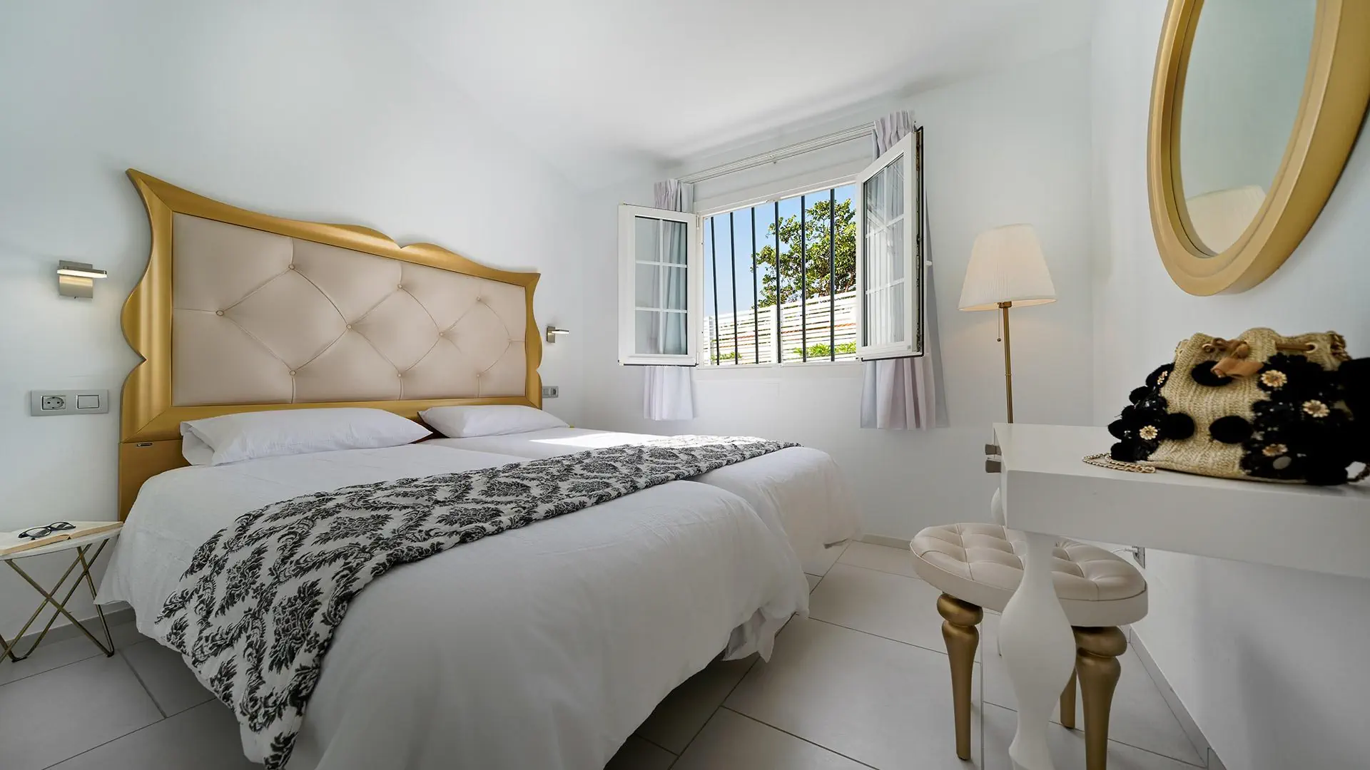 HOTEL Bungalows Adonis