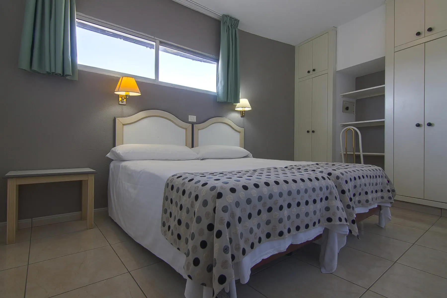 HOTEL Corona Blanca