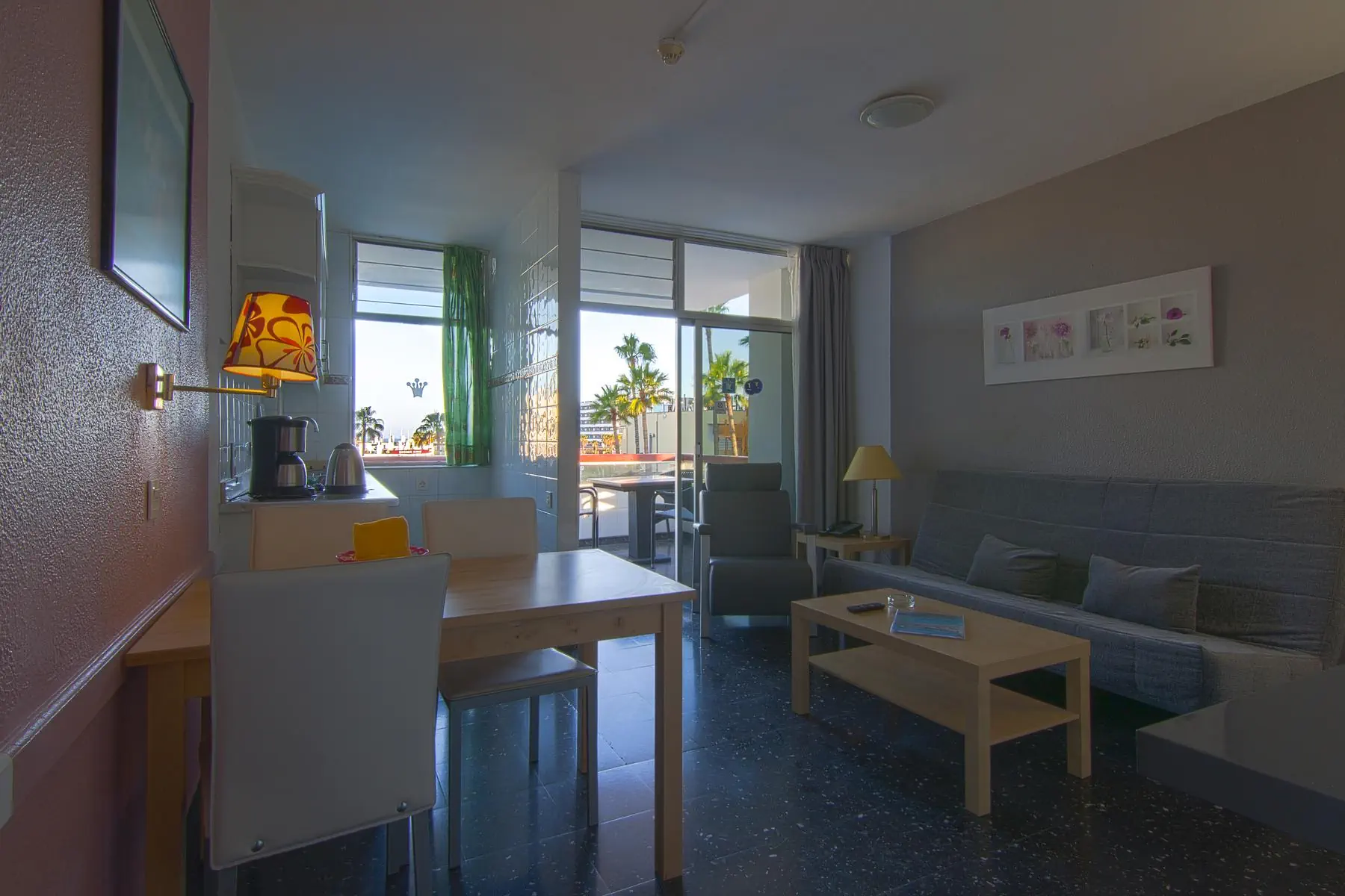 HOTEL Corona Blanca