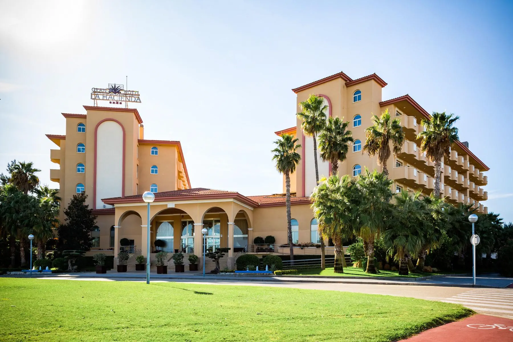 HOTEL Ohtels La Hacienda