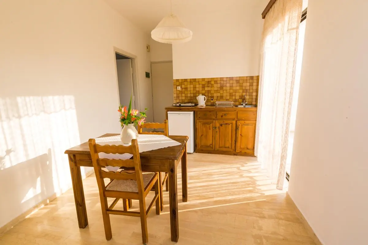 Bruskos Hotel & Suites