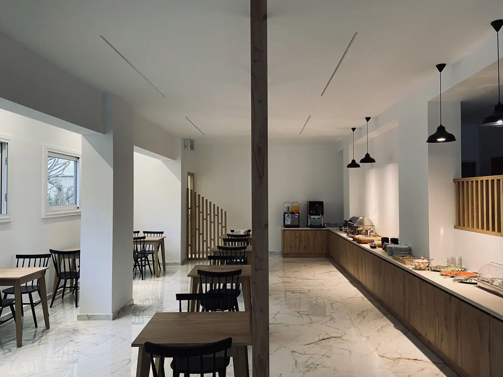 International (Rodos) - zdjęcie 11