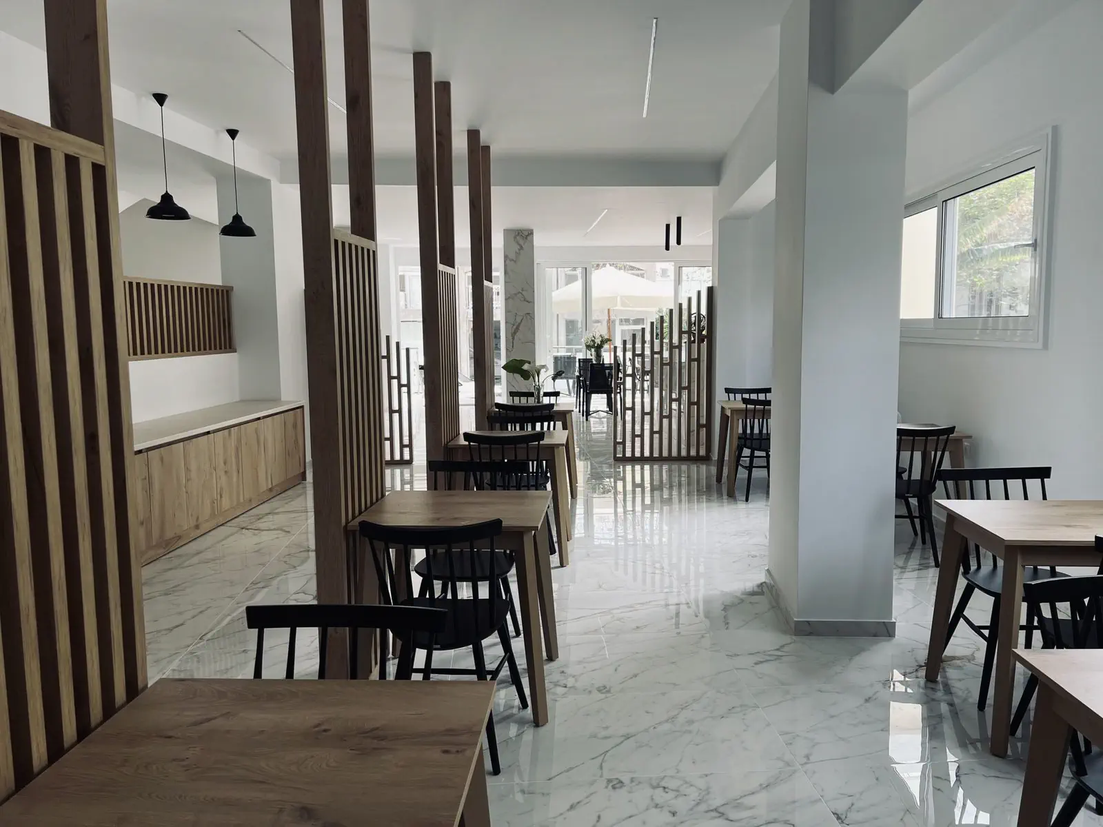 International (Rodos) - zdjęcie 10