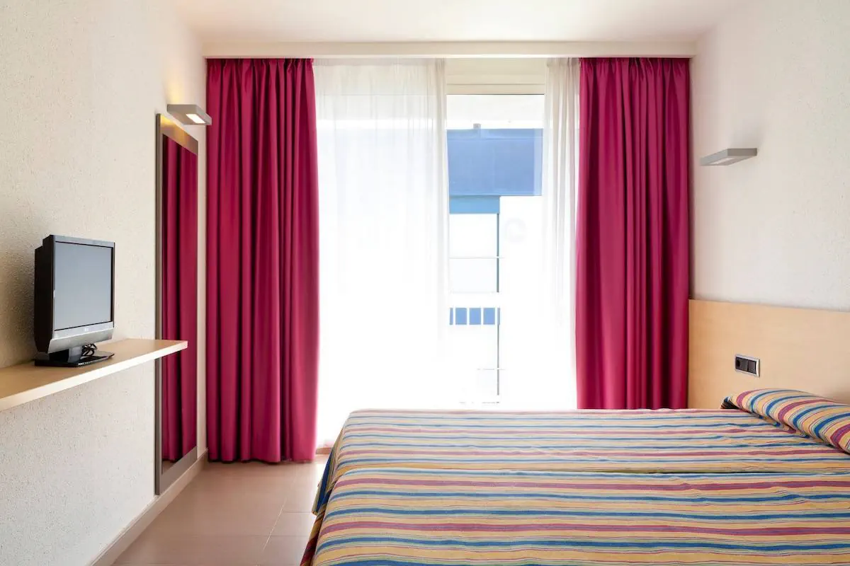 Hotel: DJ LLORET Paryż i Cinque Terre