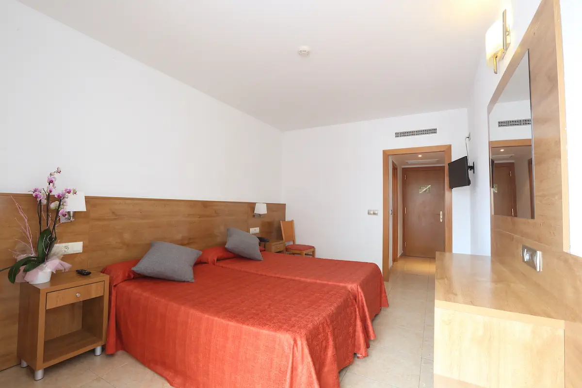 Hotel: DJ LLORET Paryż i Cinque Terre