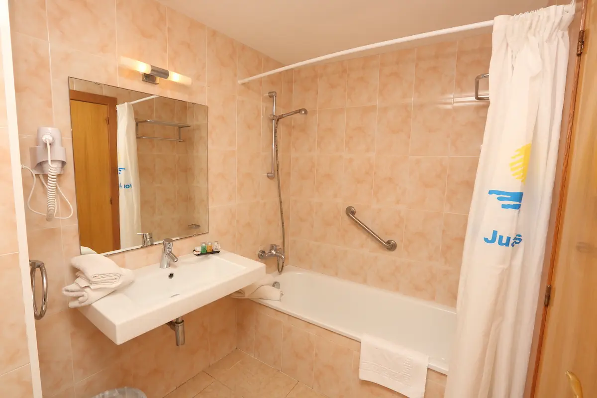 Hotel: DJ LLORET Paryż i Cinque Terre