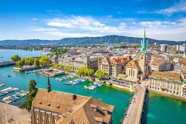 Czerwony pociąg + Vaduz (Liechtenstein) - zdjęcie 11