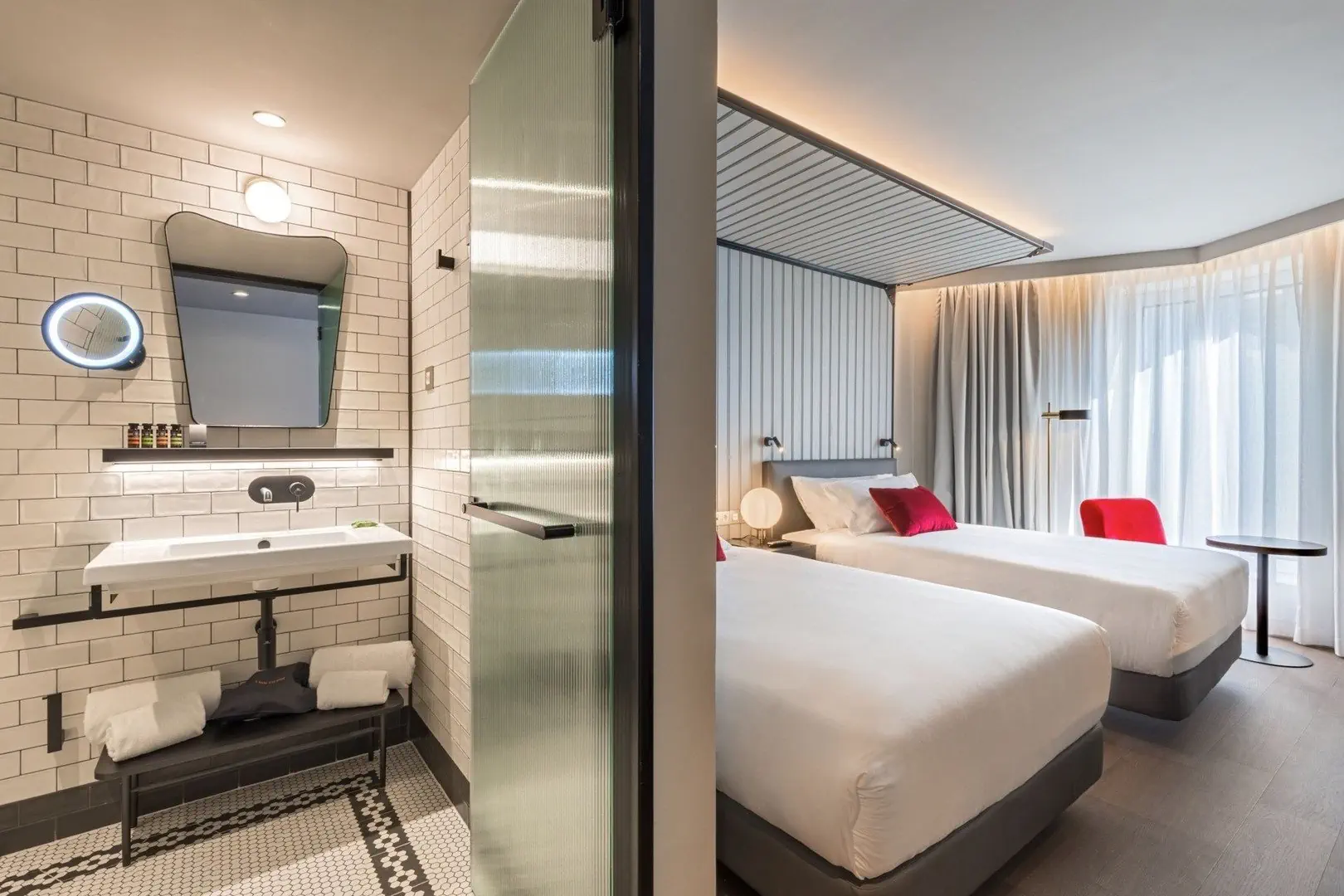 Canopy by Hilton Madrid Castellana (ex. Holiday Inn Madrid - Bernabeu)