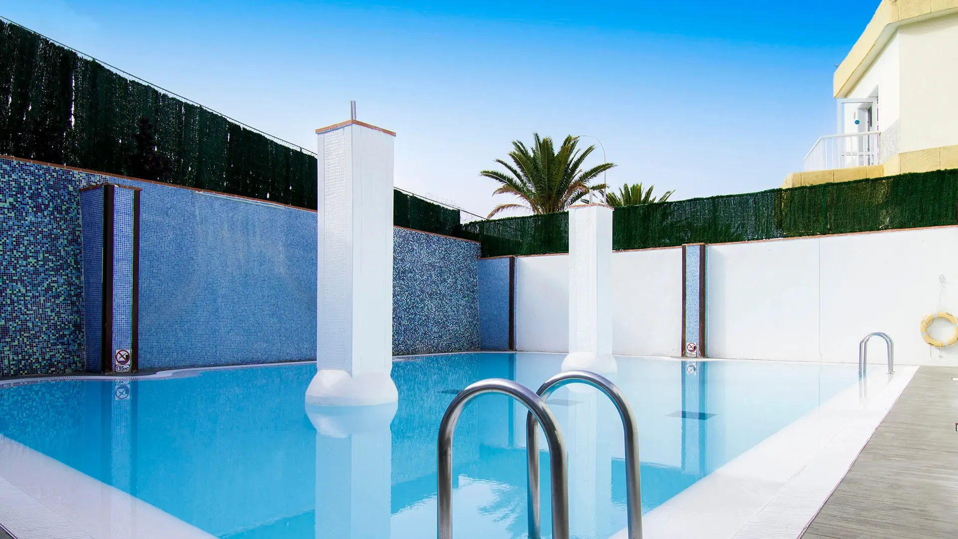 Checkin Bungalows Atlantida